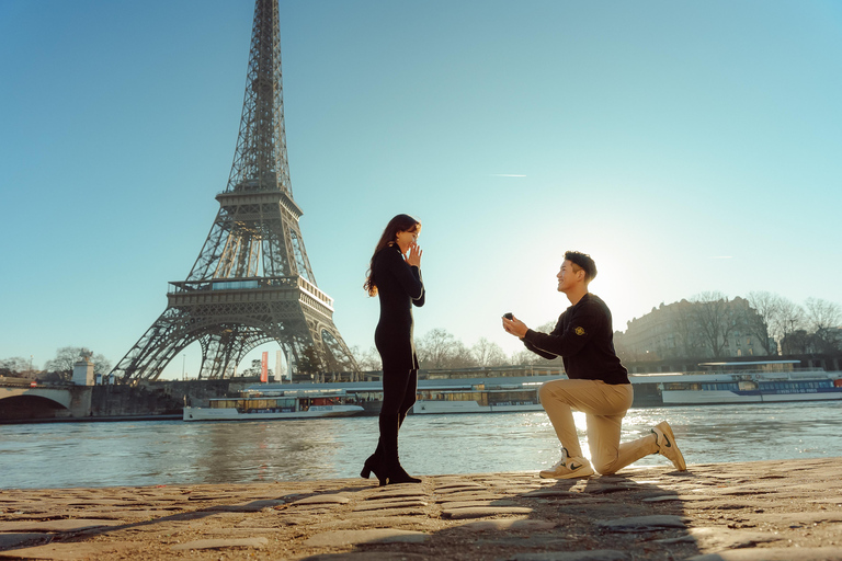 Paris: Eiffel Tower Street Photoshoot Paris: Eiffel Tower 15m Photoshoot - 5 Photos