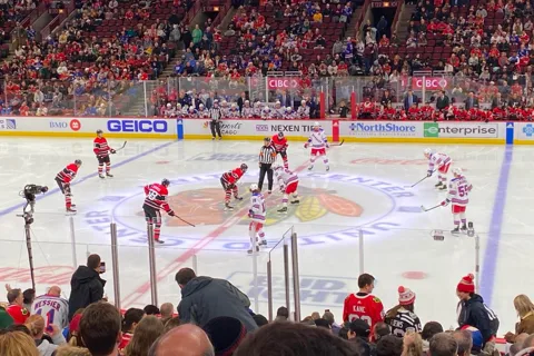 Chicago: Chicago Blackhawks NHL Game Ticket at United Center