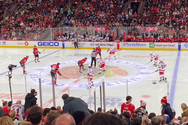 Chicago Chicago Blackhawks Entradas para un partido de la NHL en el United CenterAsientos Premium