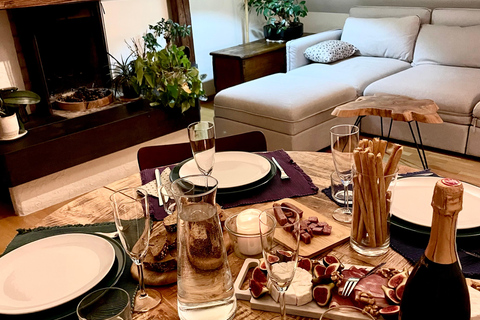 Zurich: Home-Hosted Cheese Dinner with Fondue or Raclette