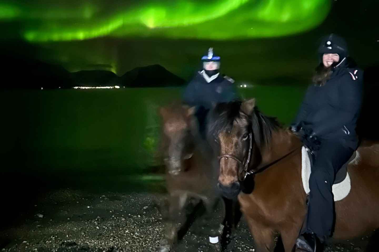 Tromsø: Lyngen Horse Winter Evening Riding Experience