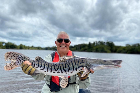 Manaus : Un día de pesca en el Río Negro