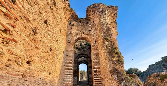 Sirmione: Entry Ticket to Grotte di Catullo & Museum
