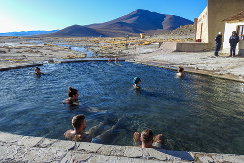 La Paz: 4-Day Uyuni Salt Flats to San Pedro de Atacama ENGLISH-SPEAKING GUIDE