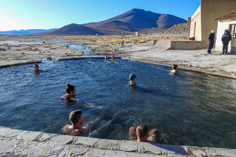 La Paz: 4-Day Uyuni Salt Flats to San Pedro de Atacama ENGLISH-SPEAKING GUIDE