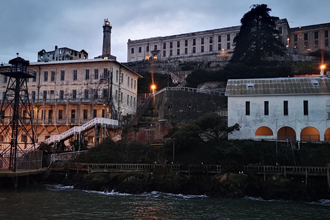 São Francisco: Tour noturno por Alcatraz com cruzeiro guiado pela baía de SF