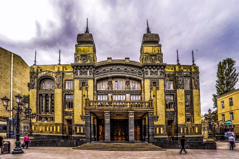 Baku: Downtown Walking Tour with Local Guide Private Tour with Local Guide