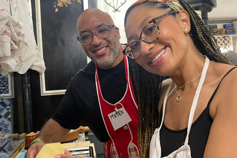 佛罗伦萨：意面制作课程，含晚餐、葡萄酒和... 唱歌！佛罗伦萨：意面制作课程，含晚餐、葡萄酒...还有歌唱！