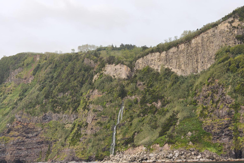 Flores: Caves, Waterfalls and Snorkelling