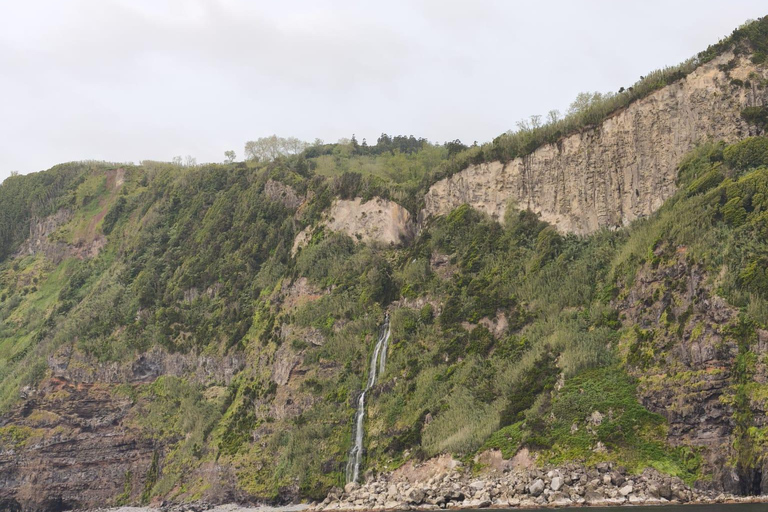 Flores: Caves, Waterfalls and Snorkelling