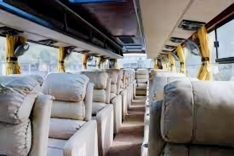 Luxusreisen erleben: Mit dem Sofa-Bus von Pokhara nach Kathmandu
