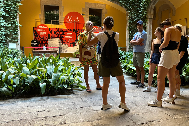 Barcelona Gothic WalkingTour: Roman Walls & Hidden Courtyard Small Group Tour