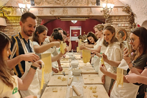 Rom: Fettucine och Tiramisu Fettucine- och Tiramisu-klass nära Spanska trappan