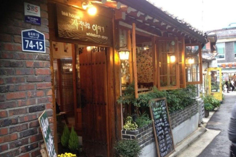 Seúl: Hanok, luces de la ciudad y palacio, tour de día y nochePunto de encuentro: Estación Hongik Univ. Salida n.º 8.