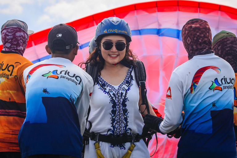 Bali: Nusa Dua Tandem Paragliding with Certified Pilot Tandem Paragliding For Indonesia Nationality/KITAS Holders