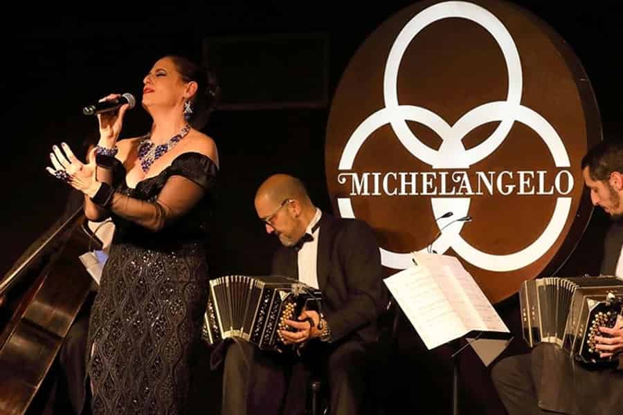 Michelangelo Tango Show in Buenos Aires mit optionalem Abendessen