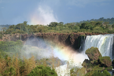 Odkrywanie wodospadów Iguazu w Argentynie