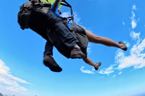 Niterói: Tandem Paragliding Flight with Luciano Miranda – No prior training required. Niterói: Tandem Paragliding Flight with Luciano Miranda – No Training Required