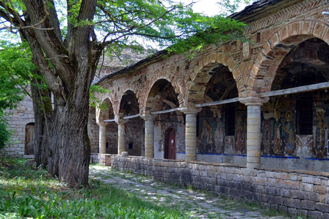 Desde Tirana/Durres: Korca, Voskopoja, Pogradec,Lin Excursión de un día