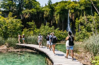 Da Spalato: Tour guidato dei laghi di Plitvice con biglietto d'ingresso