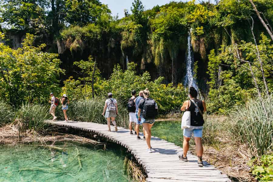 Von Split aus: Geführte Tour zu den Plitvicer Seen mit Tickets. Foto: GetYourGuide