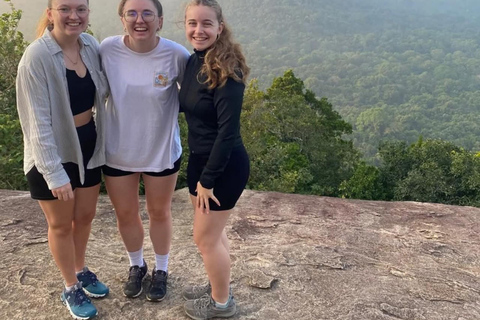 Kandy: Dambulla, Sigiriya, and Village Safari Day Tour