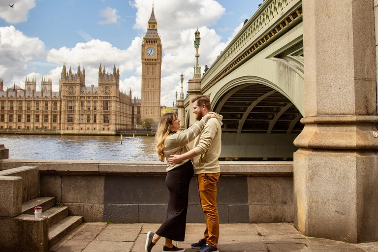 Londen: Private Landmarks Fotoshoot met Video Clip OptieTower Bridge fotoshoot met 25 foto&#039;s