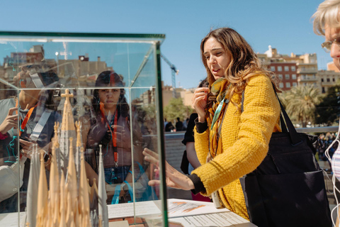 Gaudí Highlights Tour with Casa Batlló & Sagrada Família