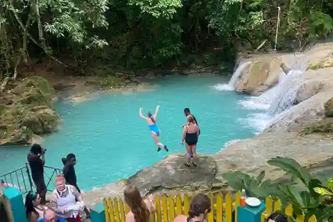 Ocho Rios: Blue Hole and Bamboo River Rafting