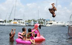 West Palm Beach: Sip & Dip Cruise
