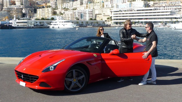 Visit Monaco: 2 o 3 ore di guida panoramica in una Ferrari California T in Monaco
