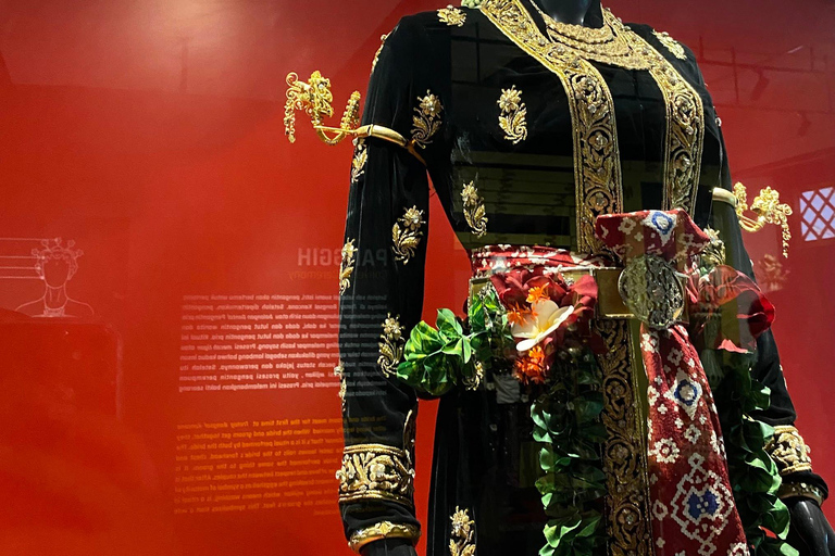 Yogyakarta:Merapi Jeep Tour, Keraton Yogyakarta & Taman Sari Yogyakarta: Merapi Jeep Tour, Sultan Palace & Taman Sari