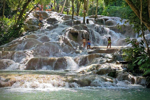 Montego Bay: Privétour langs de Dunn&#039;s River watervallen en Blue HoleMontego Bay: Privétour langs de Dunn&#039;s rivierwatervallen en het Blauwe Gat