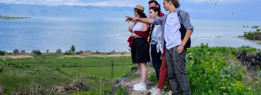 Forteresse cyclopéenne et promenade dans le village historique de Lchashen