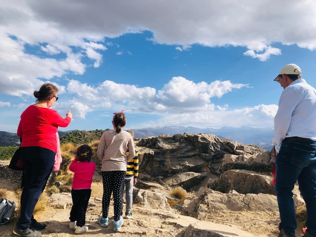 Discover the Sierra de Granada in 3 hours. Mountains and history.