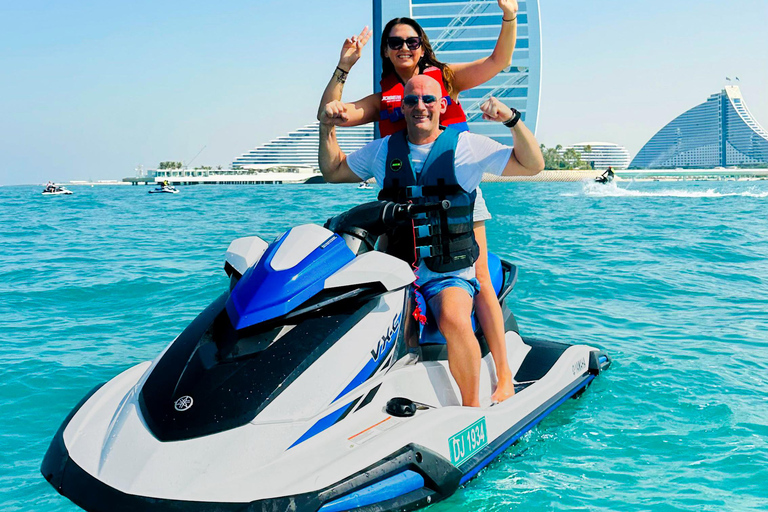 迪拜：体验摩托艇畅游阿拉伯酋长酒店+图片&amp;视频30分钟喷气式摩托艇前往帆船酒店