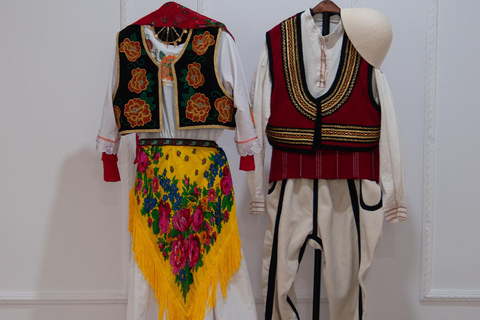 تيرانا: جلسة تصوير تقليدية بالأزياء الألبانية