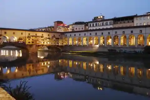 Florence: Uffizi Gallery and Vasari Corridor Private Tour