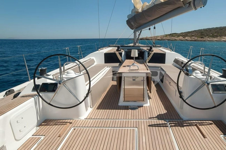 Yacht Me Up Cruzeiro Privado com Tudo Incluído Cannes Lérins SailUm dia na baía de Cannes com tudo incluído