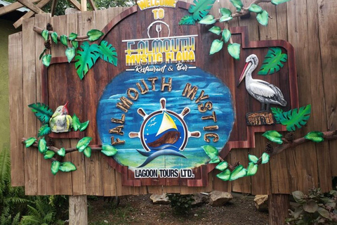 闪闪发光的泻湖之旅光辉泻湖闪闪发光的水域之旅