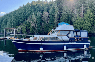 Kelowna: Bootsfahrt auf dem Okanagan Lake in einem klassischen Mahagoniboot