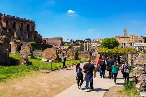 Rom: Prioriterad tillgång Prioriterad åtkomst Colosseum, Forum Romanum och Palatine TourTysk gruppresa med särskild tillgång till arenagolvet