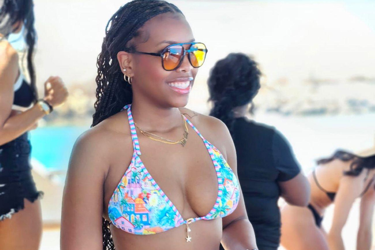 Protaras: Medusa Chill-Out Cruise to Blue Lagoon & Sea Caves