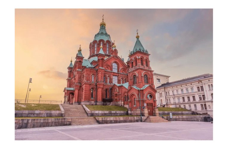 Helsinki: Guided Walking Tour with Hidden Gems