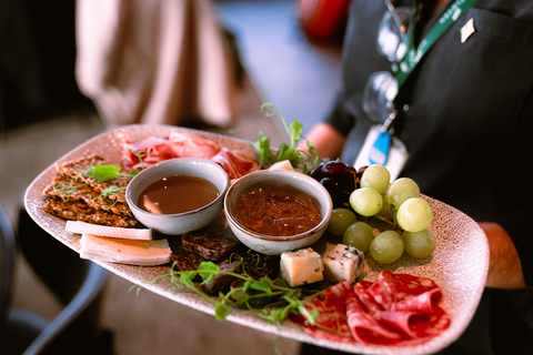 A Taste of Bergen Food Tour with Fløibanen Funicular