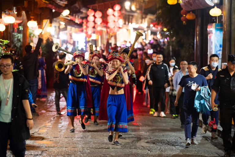 From Zhangjiajie: Guzhang Red Stone Forest & Furong Town