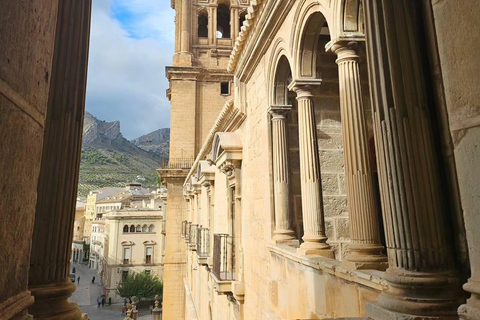 Jaén: Zwiedzanie, katedra, łuk San Lorenzo i dzielnica żydowskaJaén: Katedra, Łuk San Lorenzo i dzielnica żydowska.