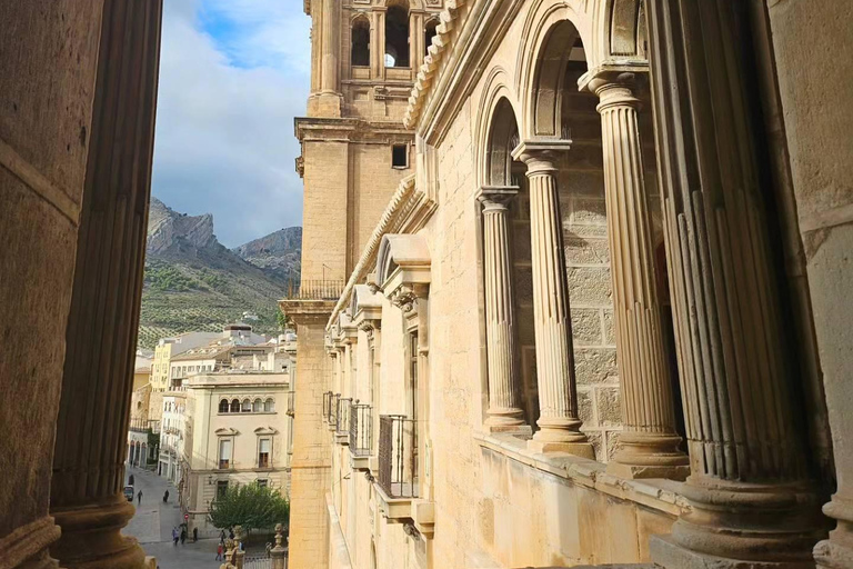 Jaén: Zwiedzanie, katedra, łuk San Lorenzo i dzielnica żydowskaJaén: Katedra, Łuk San Lorenzo i dzielnica żydowska.