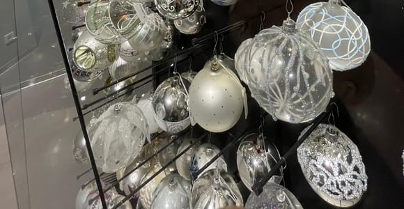 From Prague: Bohemian Glass Museum Tour with Workshop