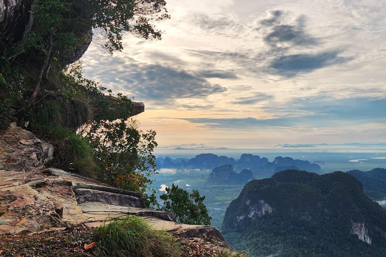 Krabi: Dragon Crest Sunrise Hike &amp;Klong root Kayak AdventureKrabi: Dragon Chest Sunrise Hike &amp;Klong root Kayak Adventure